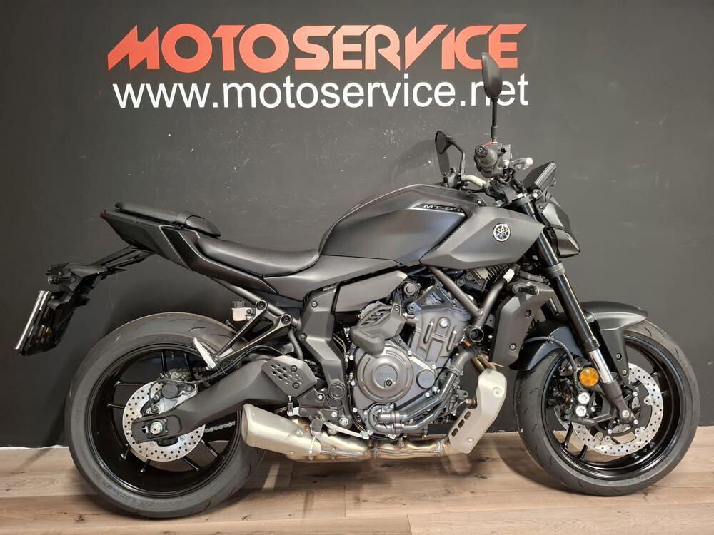 Yamaha MT-07 Y-AMT (2025 - 26) (4)