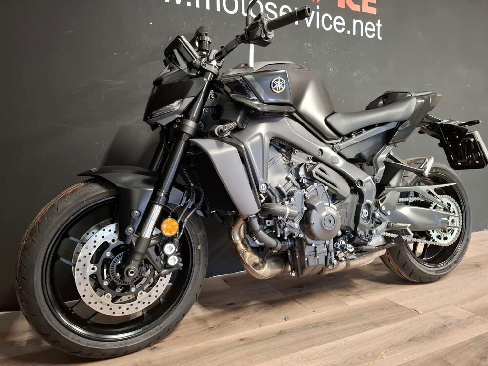 Yamaha MT-09 Y-AMT (2024 - 26) (2)