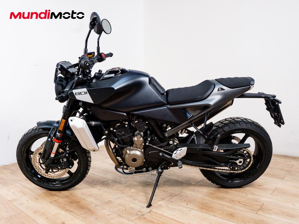 Husqvarna Svartpilen 801 (2024 - 26) (6)