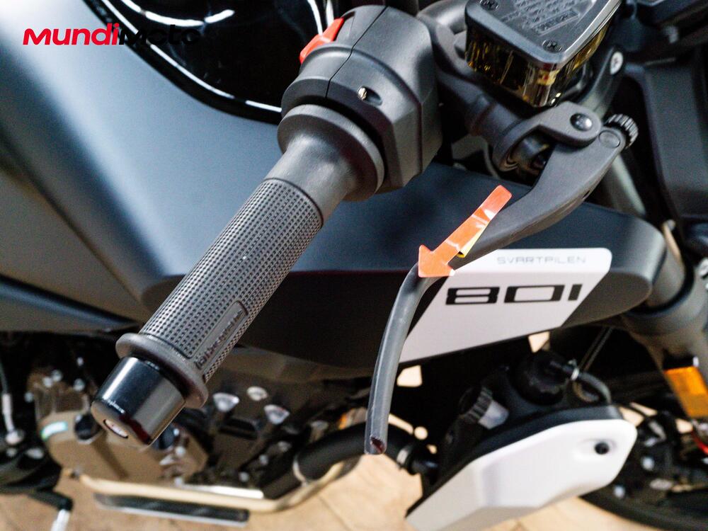 Husqvarna Svartpilen 801 (2024 - 26) (13)