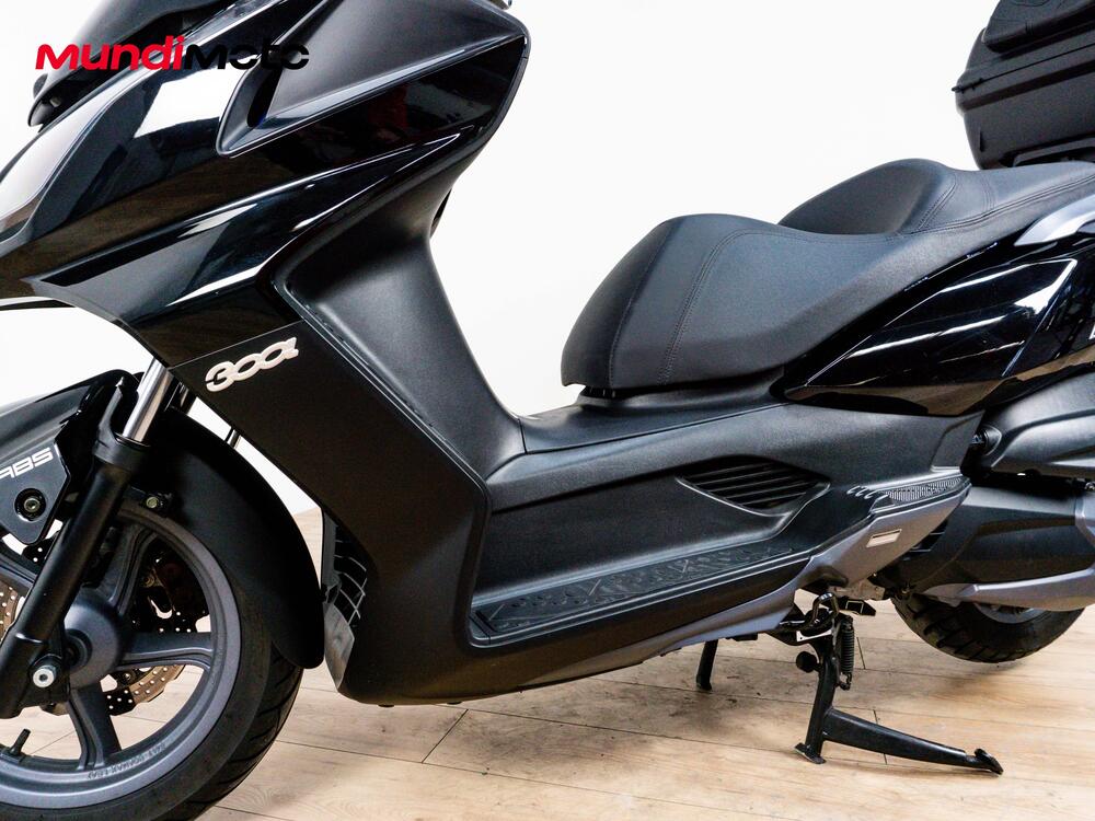 Kymco Downtown 350i ABS (2015 - 17) (9)