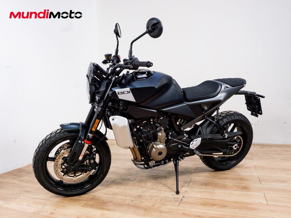 Husqvarna Svartpilen 801 (2024 - 26) (8)