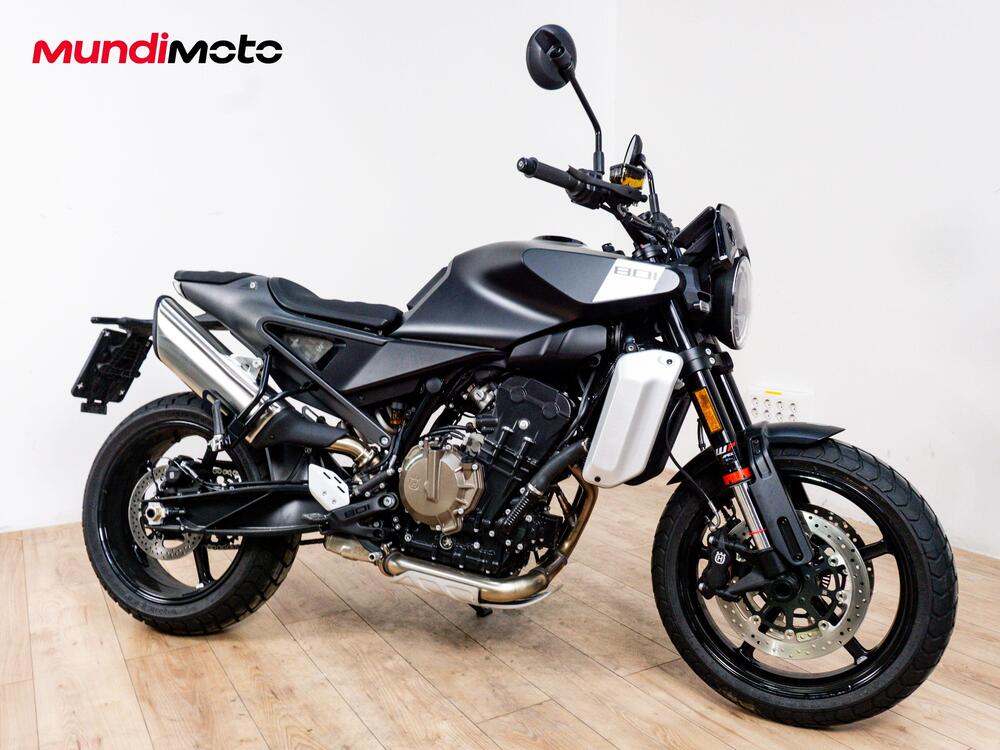 Husqvarna Svartpilen 801 (2024 - 26) (2)