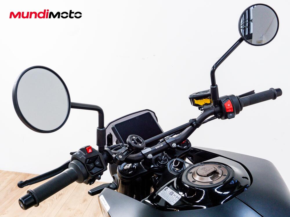 Husqvarna Svartpilen 801 (2024 - 26) (11)