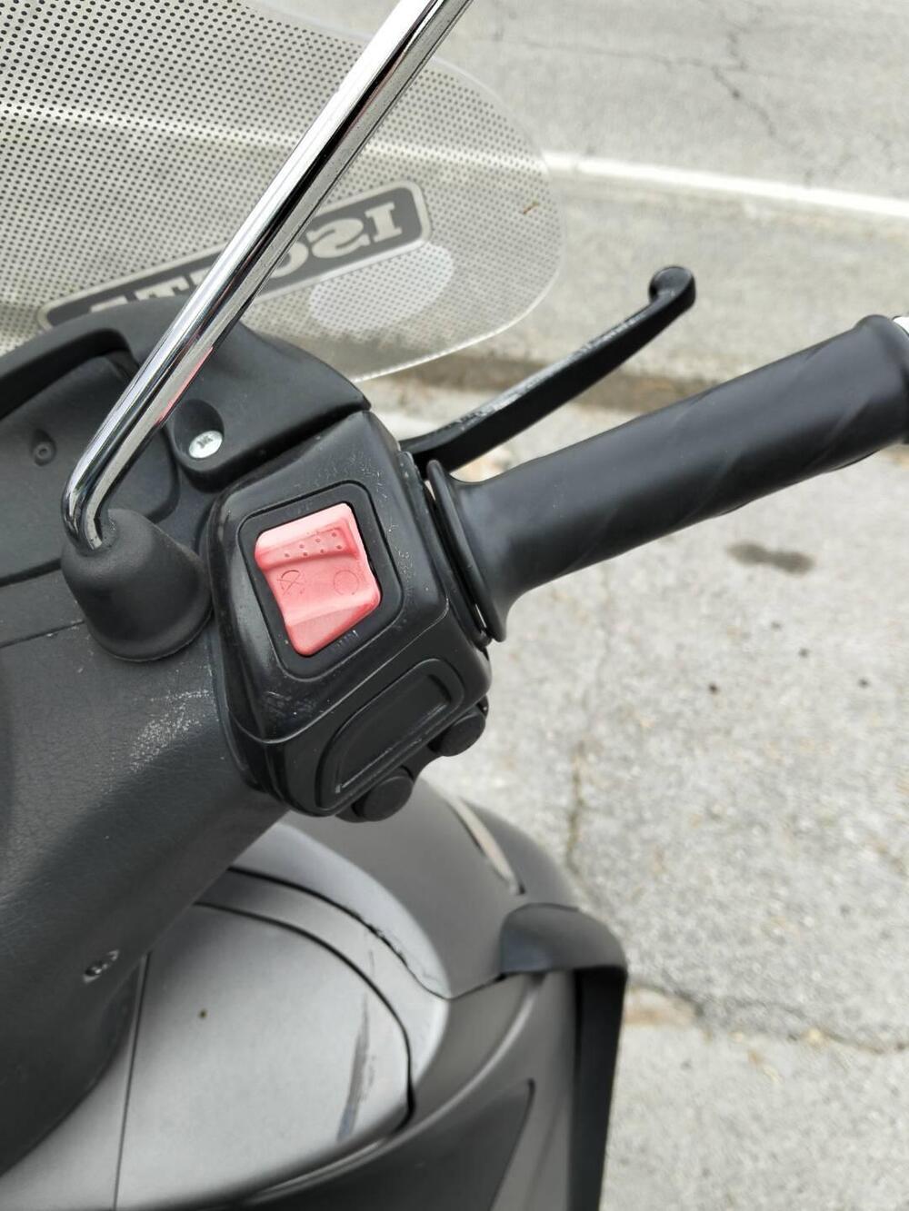 Piaggio Beverly 250 i.e. (2004 - 06) (5)