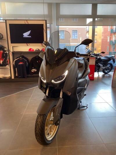 Yamaha X-Max 300 Tech Max (2021 - 24) usata