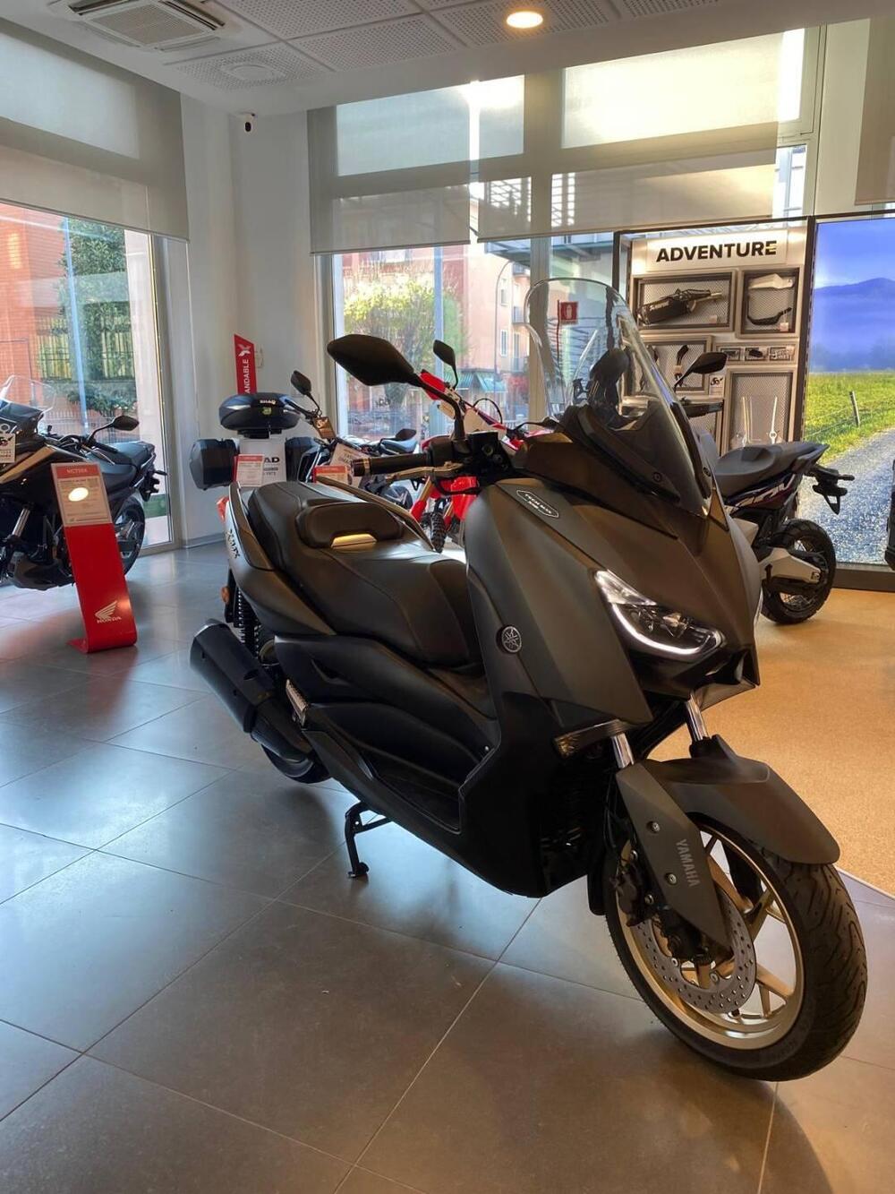 Yamaha X-Max 300 Tech Max (2021 - 24) (2)
