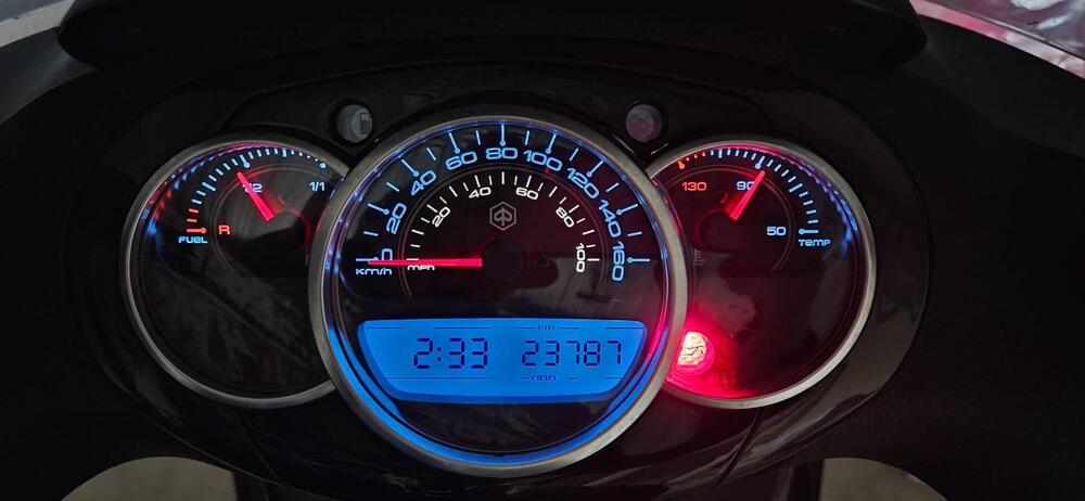 Piaggio Beverly 300 i.e. (2010 - 16) (7)