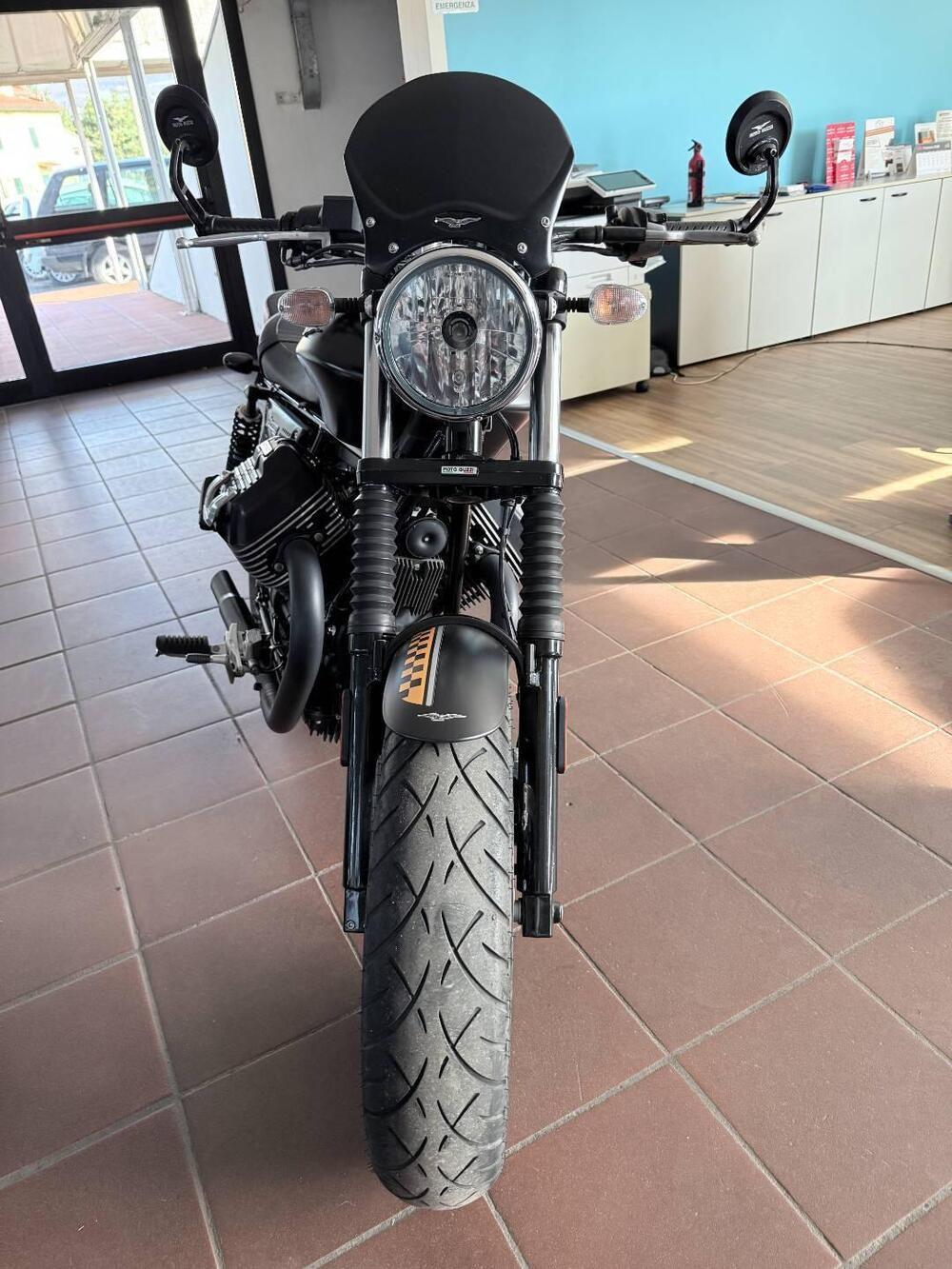 Moto Guzzi V9 Bobber (2016 - 18)