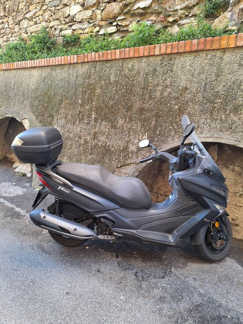 Kymco X-Town 300i ABS (2016 - 20) (2)