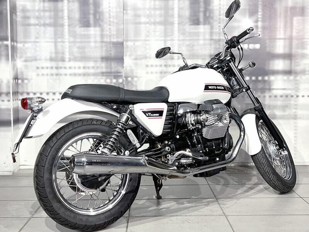 Moto Guzzi V7 Classic (2008 - 12) (8)