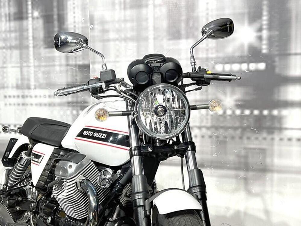 Moto Guzzi V7 Classic (2008 - 12) (9)