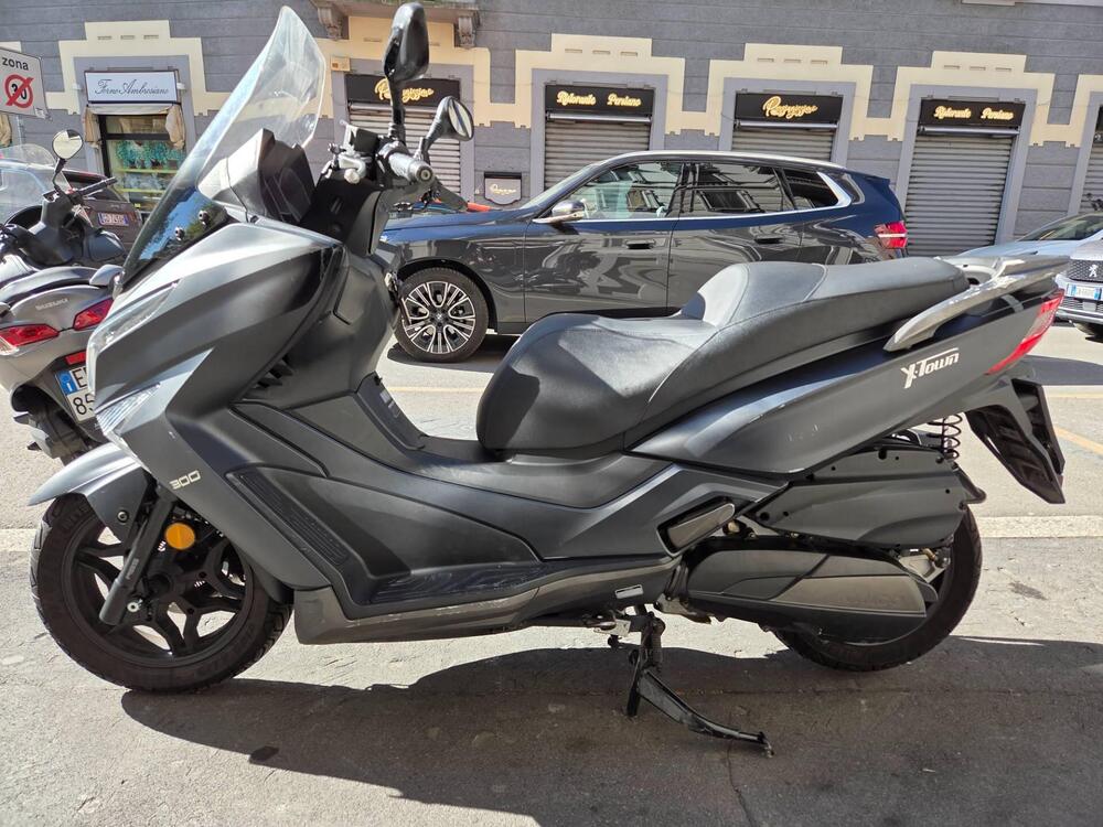Kymco X-Town 300i ABS (2016 - 20) (2)