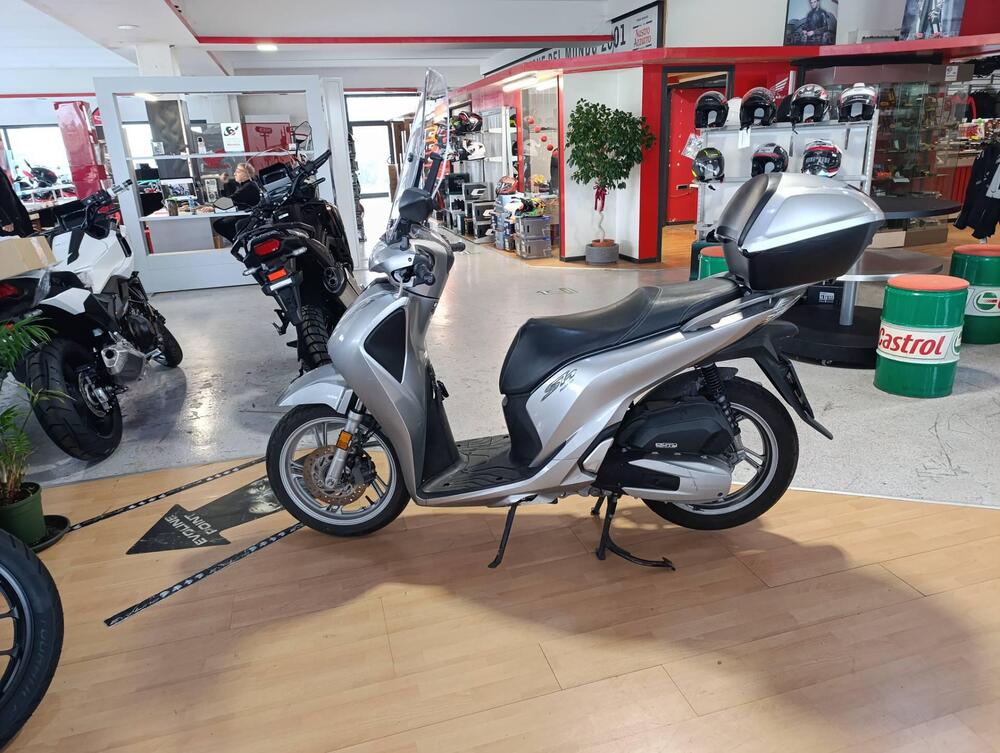Honda SH 125i (2017 - 19) (2)