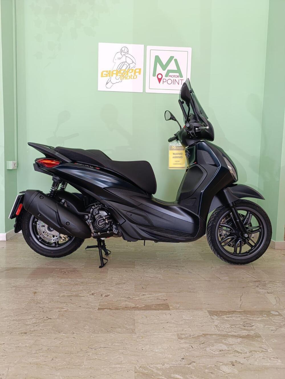 Piaggio Beverly 300 Hpe (2021) (2)