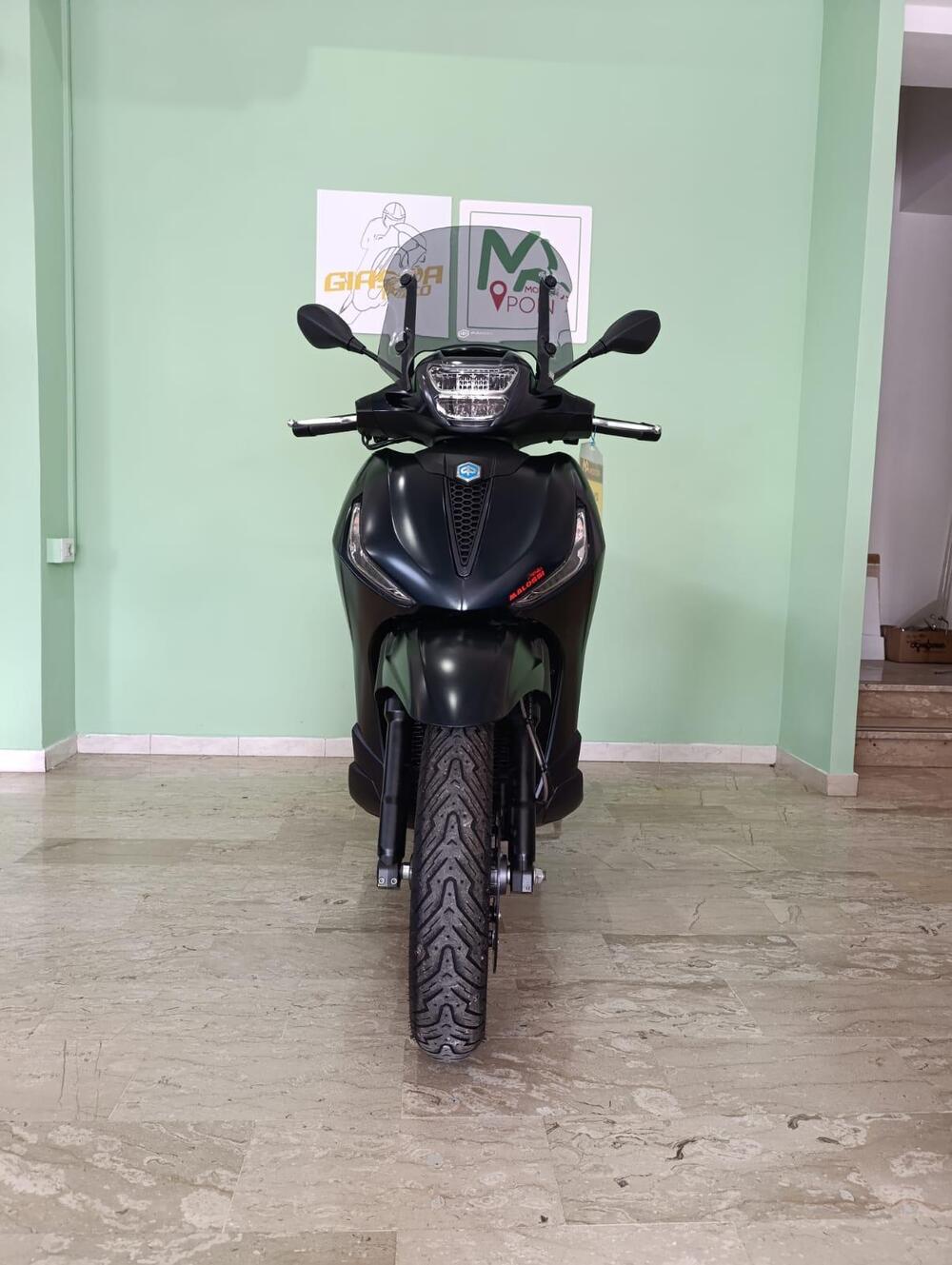 Piaggio Beverly 300 Hpe (2021) (3)