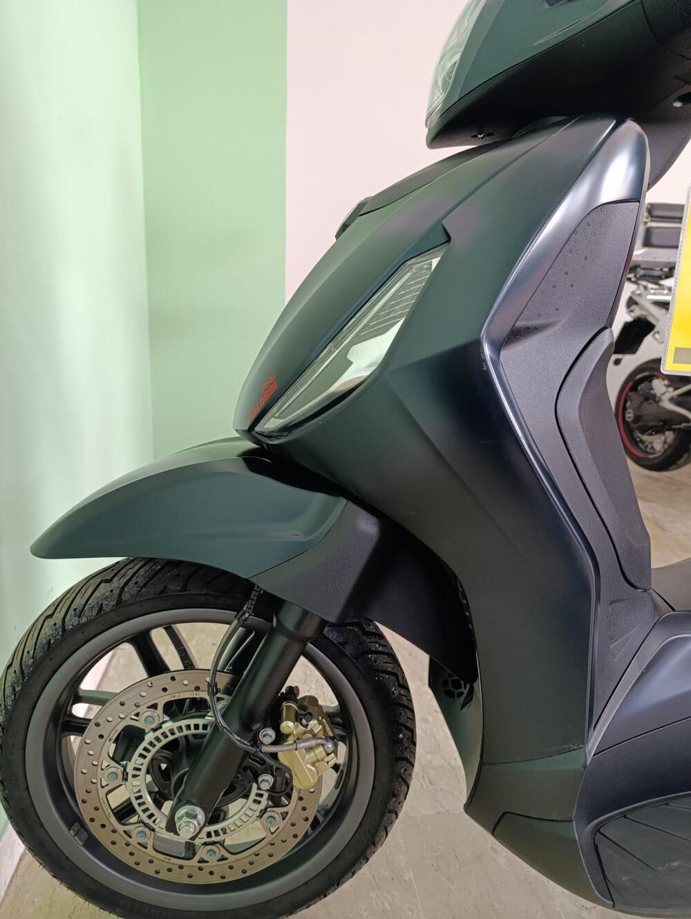 Piaggio Beverly 300 Hpe (2021) (7)