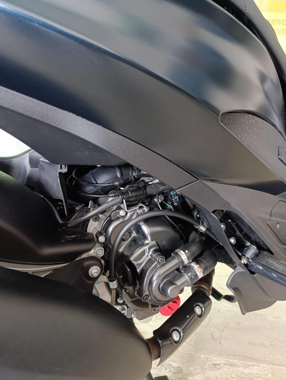 Piaggio Beverly 300 Hpe (2021) (9)