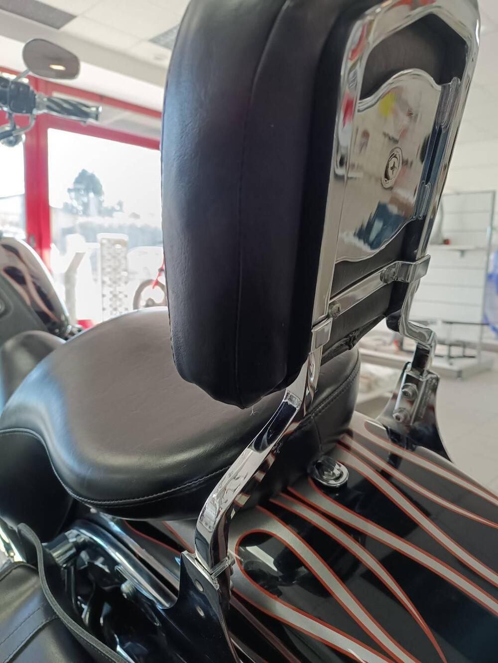 Harley-Davidson 1584 Custom (2008 - 09) - FXSTC (12)