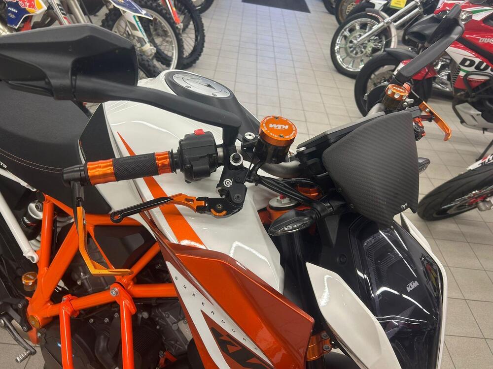 KTM 1290 Super Duke R SE ABS (2016) (7)