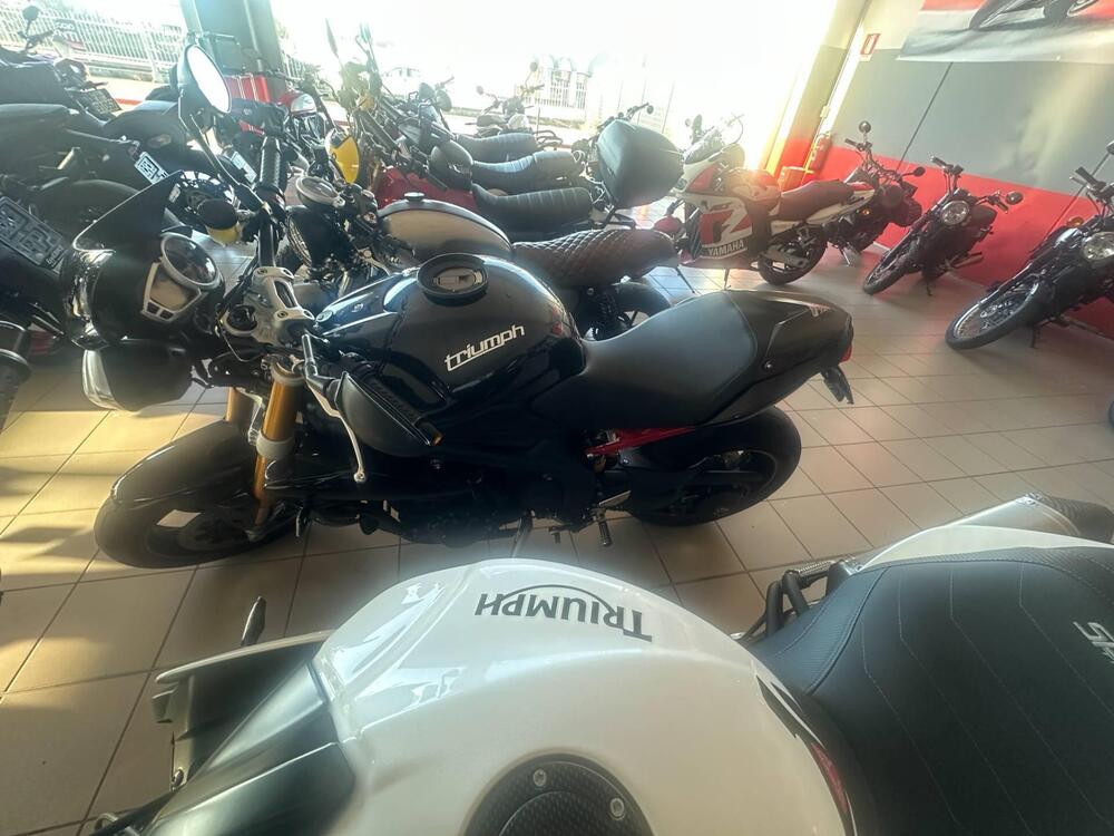 Triumph Speed Triple 1050 R ABS (2011 - 15) (3)