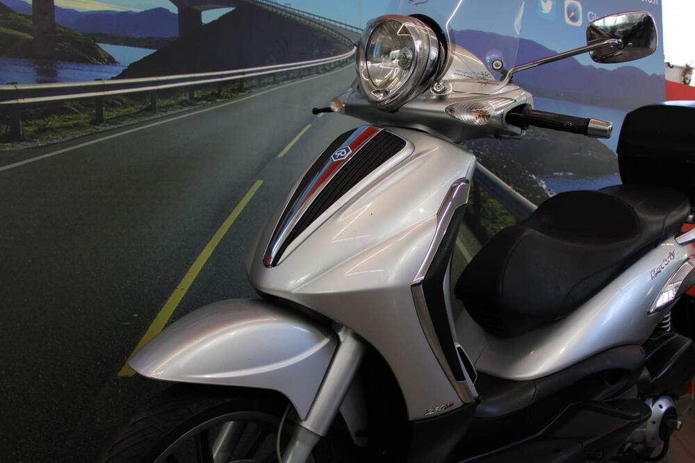 Piaggio Beverly 250 i.e. (2004 - 06) (8)