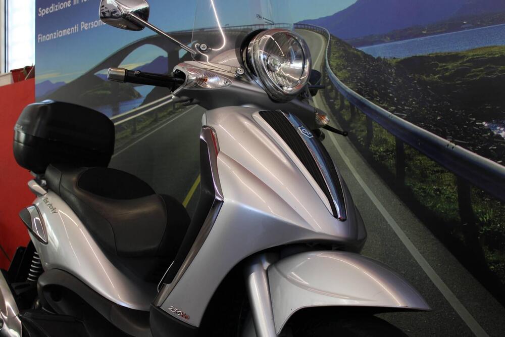 Piaggio Beverly 250 i.e. (2004 - 06) (12)