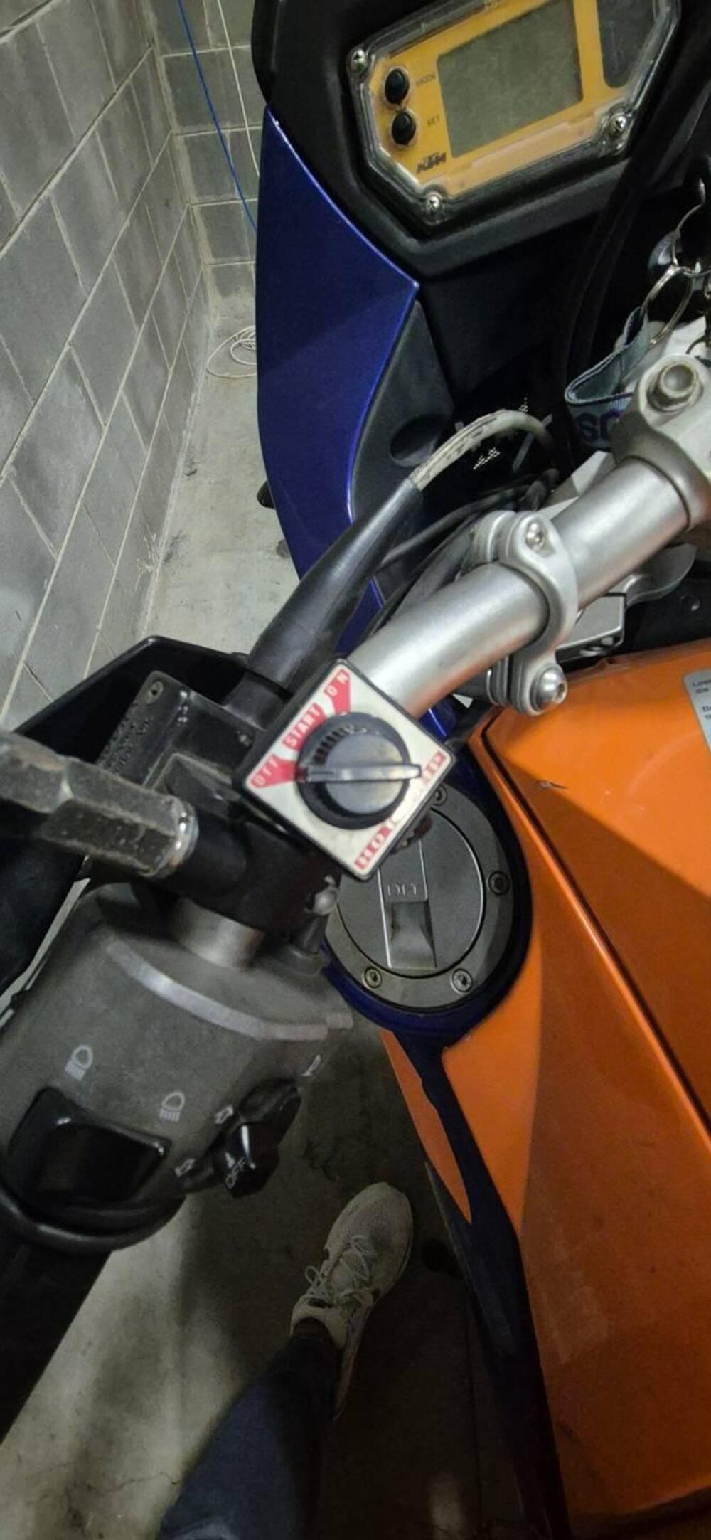 KTM 990 Adventure (2006 - 08) (4)