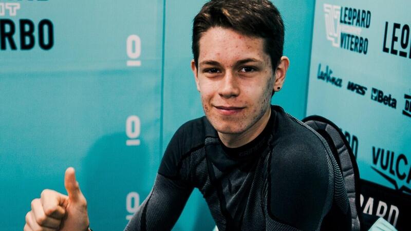 MotoGP 2026. Chi &egrave; Guido Pini, il talento del 2008 che ha riportato l'Italia alla vittoria in Moto3 e che corre col 94 (nel segno di Marc Marquez)