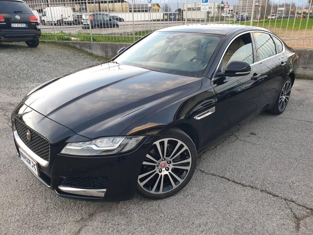 Jaguar XF usata a Torino (16)