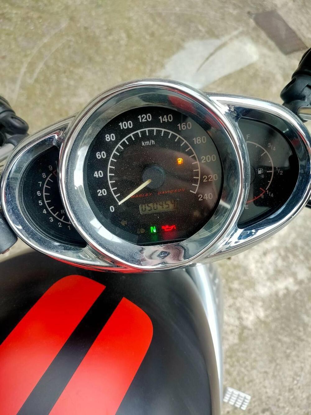 Harley-Davidson 1130 V-Rod (2006) - VRSCA