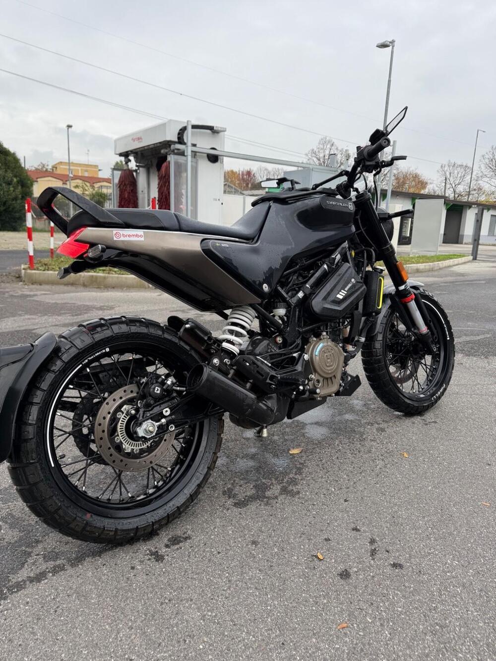 Husqvarna Svartpilen 125 (2021 - 23) (2)