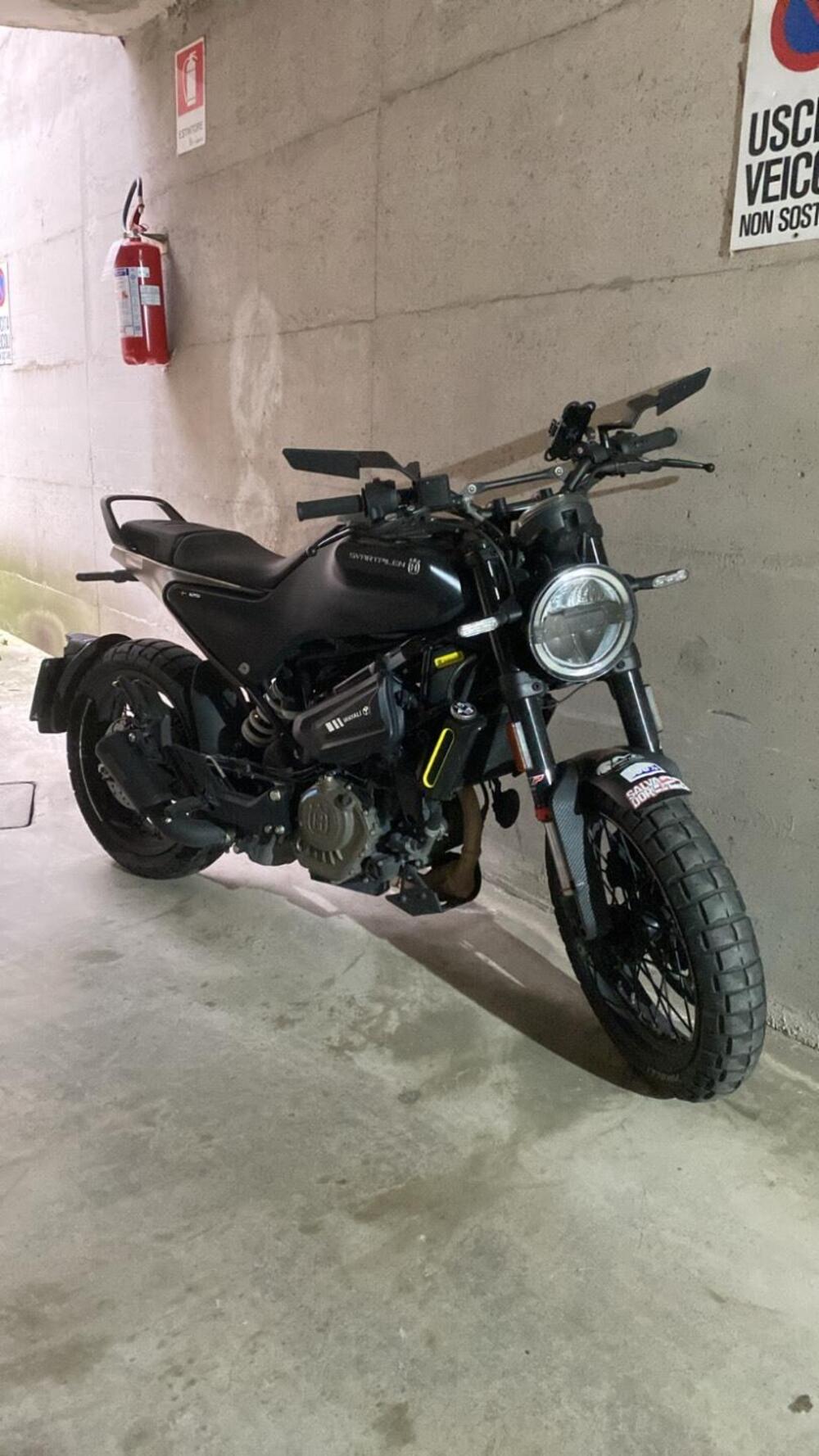 Husqvarna Svartpilen 125 (2021 - 23) (8)