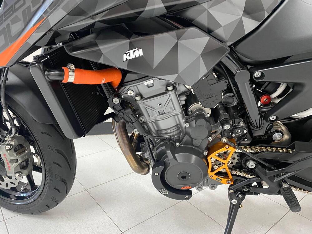 KTM 890 Duke L (2021) (8)