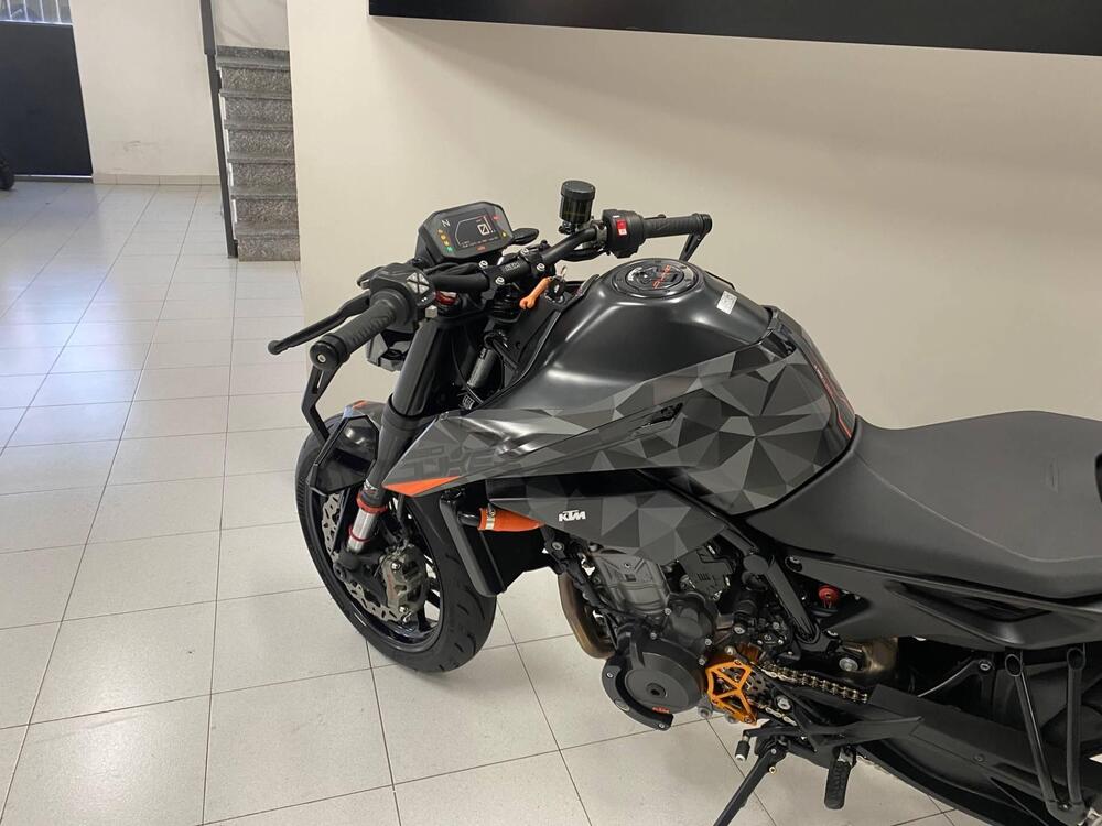 KTM 890 Duke L (2021) (9)
