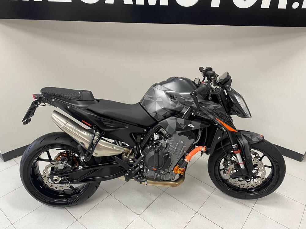 KTM 890 Duke L (2021)
