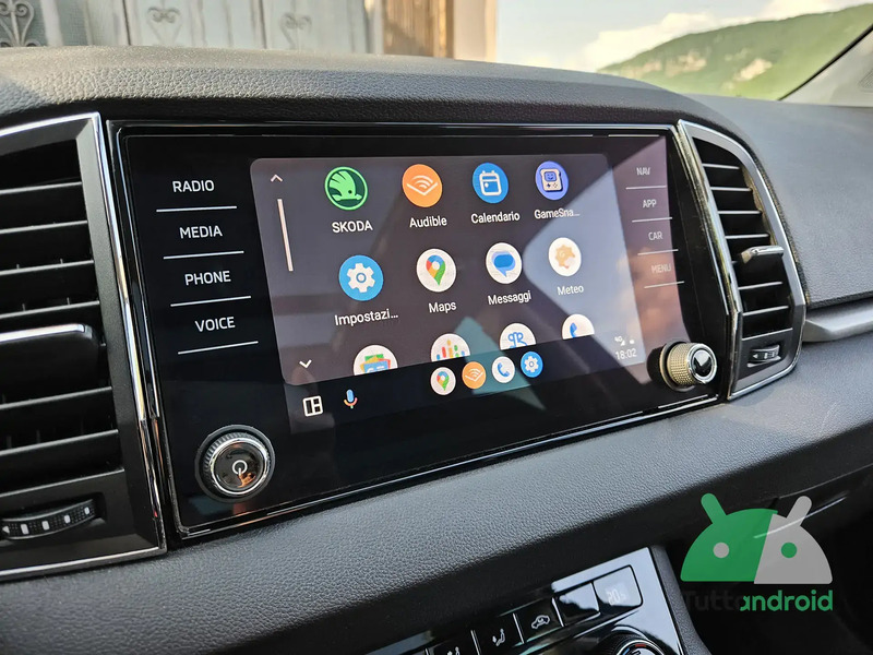 Google Maps cambia i viaggi in auto elettrica: ora Android Auto pianifica da solo le ricariche