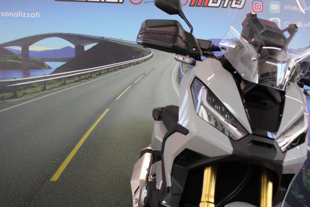 Honda X-ADV 750 DCT (2021 - 24) (10)