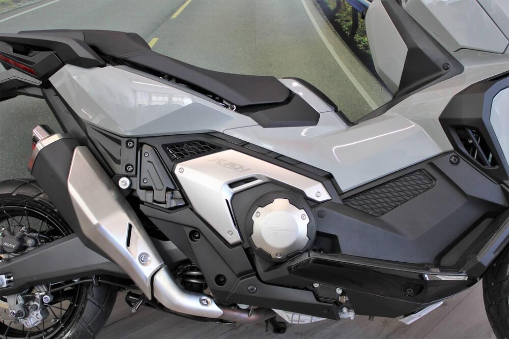 Honda X-ADV 750 DCT (2021 - 24) (15)
