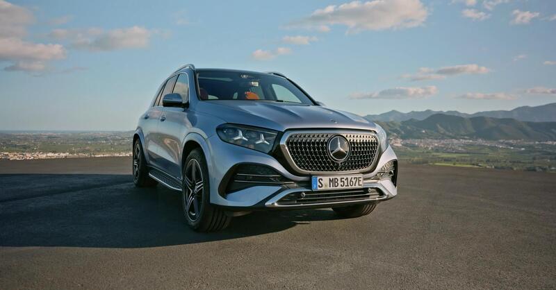 Mercedes GLE 2026: tutto quello che cambia nel SUV di lusso pi&ugrave; venduto in Italia tra design da Classe S e addio al diesel plug-in (VIDEO)