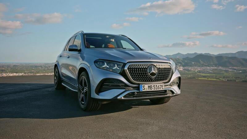 Mercedes GLE 2026: tutto quello che cambia nel SUV di lusso pi&ugrave; venduto in Italia tra design da Classe S e addio al diesel plug-in (VIDEO)