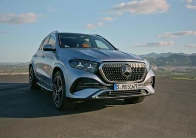 Mercedes GLE 2026: tutto quello che cambia nel SUV di lusso più venduto in Italia tra design da Classe S e addio al diesel plug-in (VIDEO)