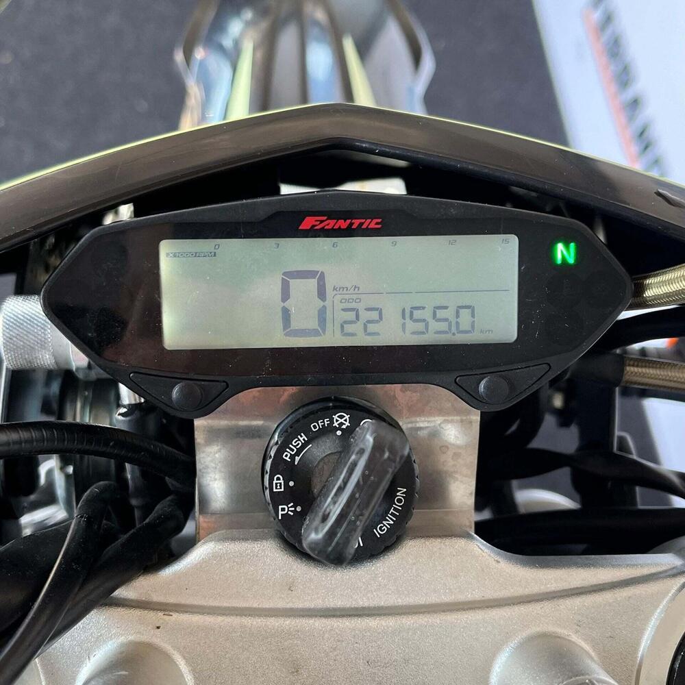 Fantic Motor XMF 125 Motard Performance 4T (2023 - 24) (4)
