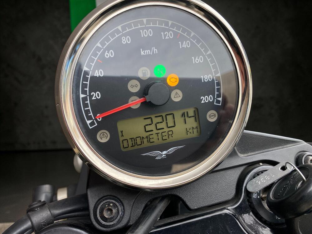 Moto Guzzi V7 III Stone (2017 - 20) (9)