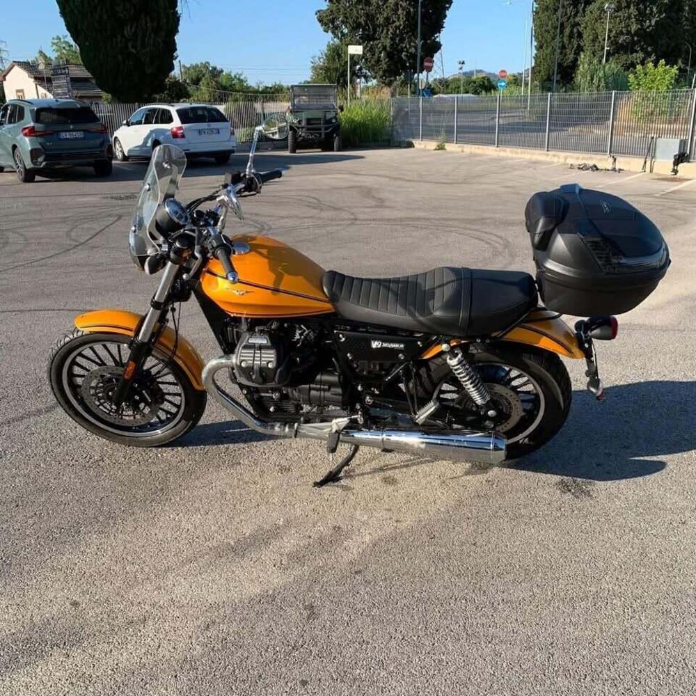 Moto Guzzi V9 Roamer (2016 - 18) (2)