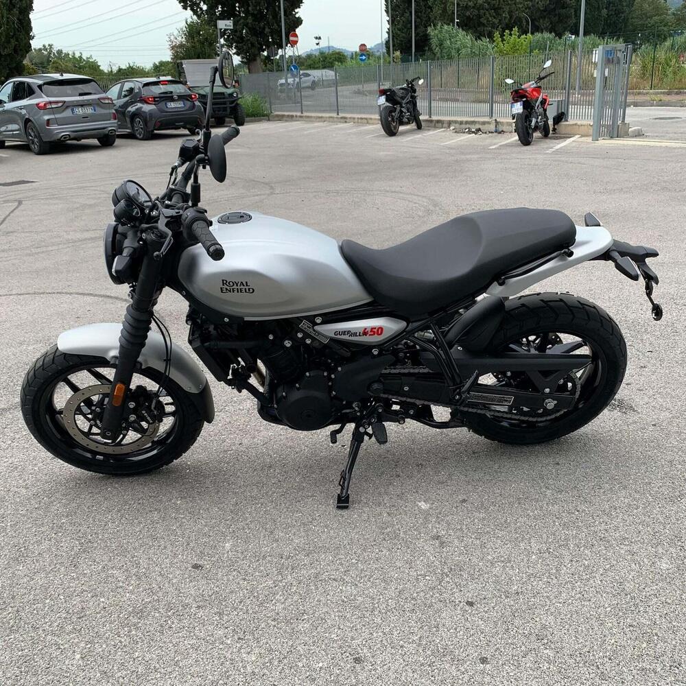 Royal Enfield Guerrilla 450 (2024 - 26) (4)