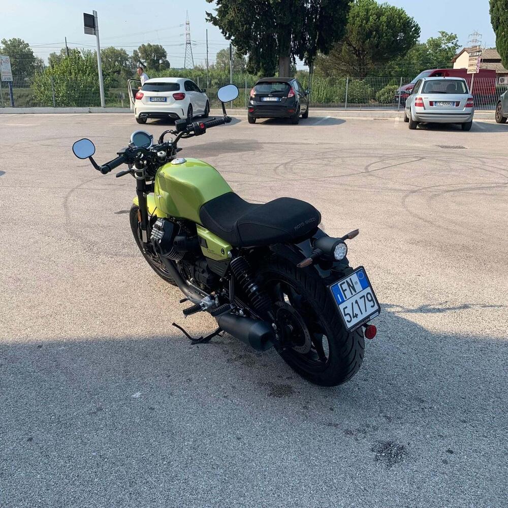 Moto Guzzi V7 Sport (2025 - 26) (5)