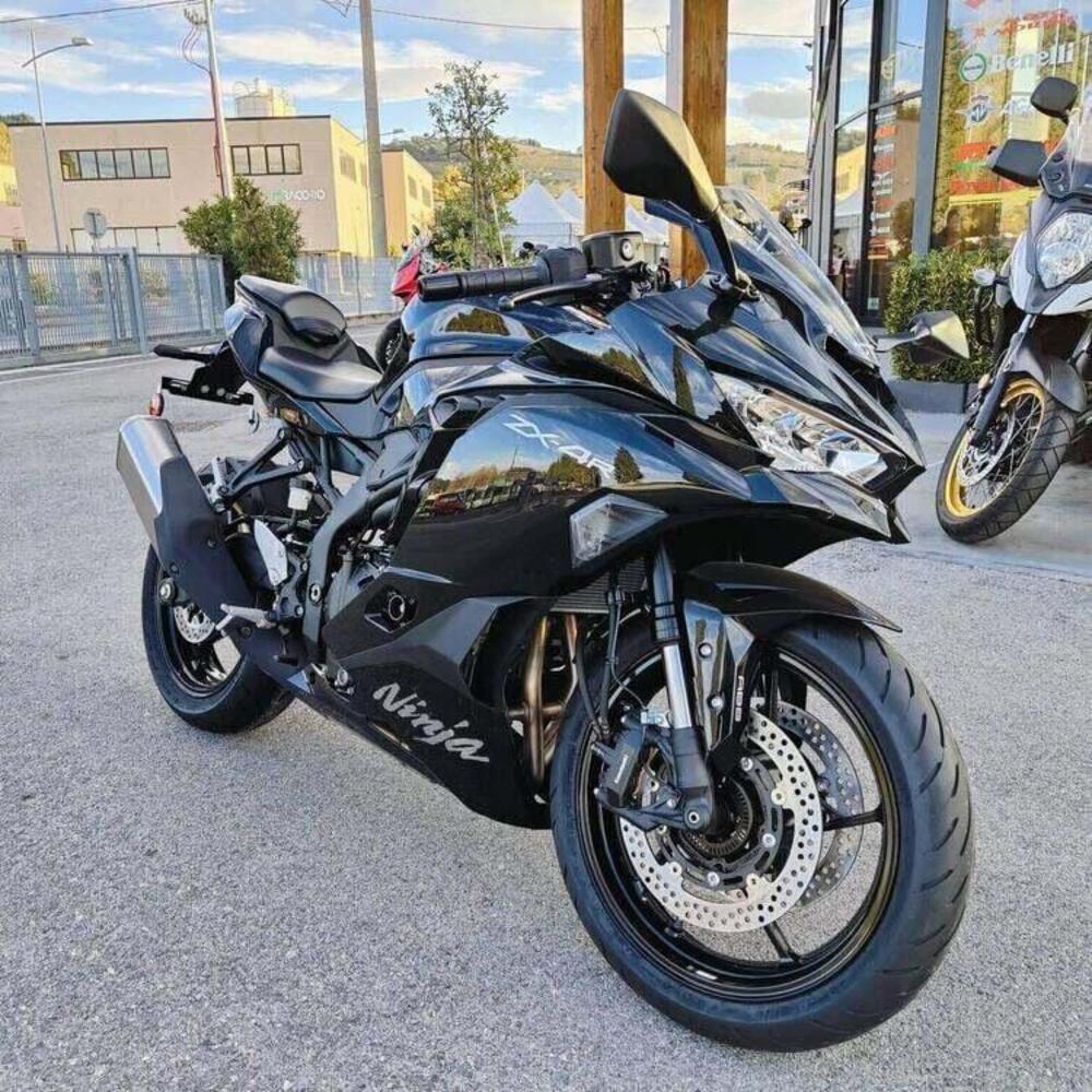 Kawasaki Ninja ZX-4R (2024 - 26) (2)