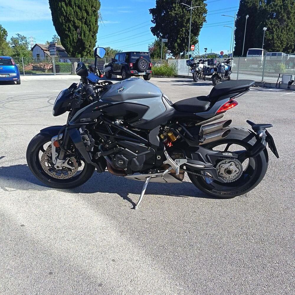 MV Agusta Brutale 1000 RS (2022 - 26) (7)