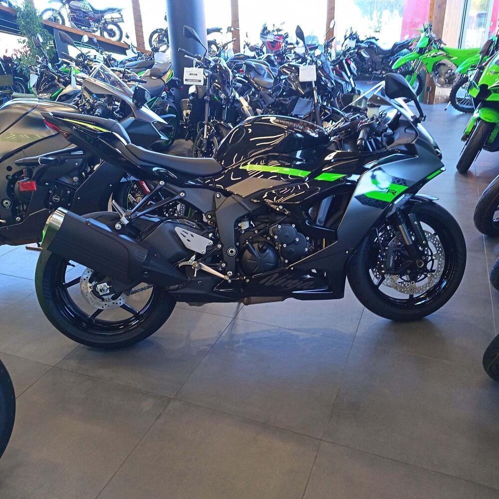 Kawasaki Ninja 636 ZX-6R (2024 - 26) (2)